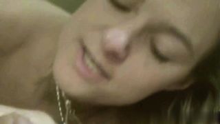 【69堂午夜视频】放荡的荡妇拍摄的时候尽情展现骚的一面