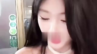 【69堂午夜视频】黑料吃瓜-抖音376W粉丝博主_陈佳琪_直播被猫咪脱衣漏奶_粉嫩乳贴及白嫩乳房真是超养眼