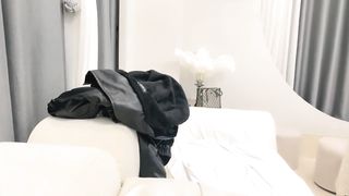 【69堂午夜视频】摸摸搞搞半推半就，扒掉内裤舔逼