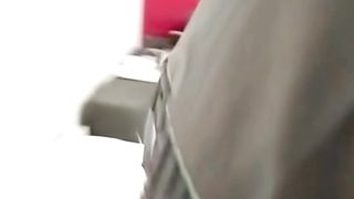 【69堂午夜视频】剧情演绎 母子乱伦水杯里下药迷奸妈妈，撩起豹纹短裙