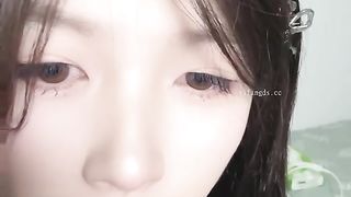 【69堂午夜视频】黑料吃瓜-极品女大学生下海直播捞金露奶卖骚扣逼全听你的指挥小清新的容颜不惧羞涩就问反差不