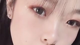 【69堂午夜视频】黑料吃瓜-粉丝投稿曝光自己的04年调教女友在四川成都上大学的小母狗一枚玩够了分享出来给大家看一下