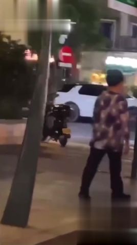 【69堂午夜视频】黑料吃瓜-网友投稿一醉酒女子全裸在闹市行走嘴里喊着来个人操我哪位料友可以满足一下仙女的要求