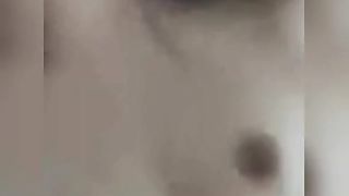 【69堂午夜视频】黑料吃瓜-重庆工商大学经济学院女大学生张琪平时就是衣服富贵千金模样原来是给人当小三视频被曝光