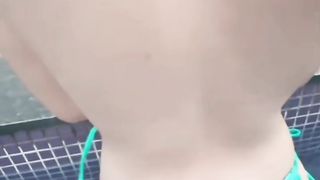 【69堂午夜视频】情欲泳池 被摄影玩弄到瘫软