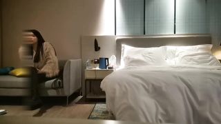 【69堂午夜视频】大圈外围换上情趣网袜内衣淫声不断