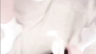 【69堂午夜视频】被妹妹绿_喜欢妹妹已久居然发现跟别的男生发自己的嫩逼照片