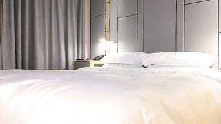 【69堂午夜视频】长腿外围女神舌吻调情口交上位骑坐抽插，后入快速猛操呻吟娇喘