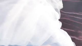 【69堂午夜视频】给大舅家女儿送衣服，撞见表妹洗澡，强闯进卫生间狂操一番之后换上新买的洛丽塔短裙按在桌子上直接内射