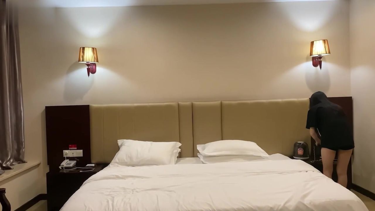 【69堂午夜视频】含鲍待放吹弹可破 娇羞少女眉眼怀春