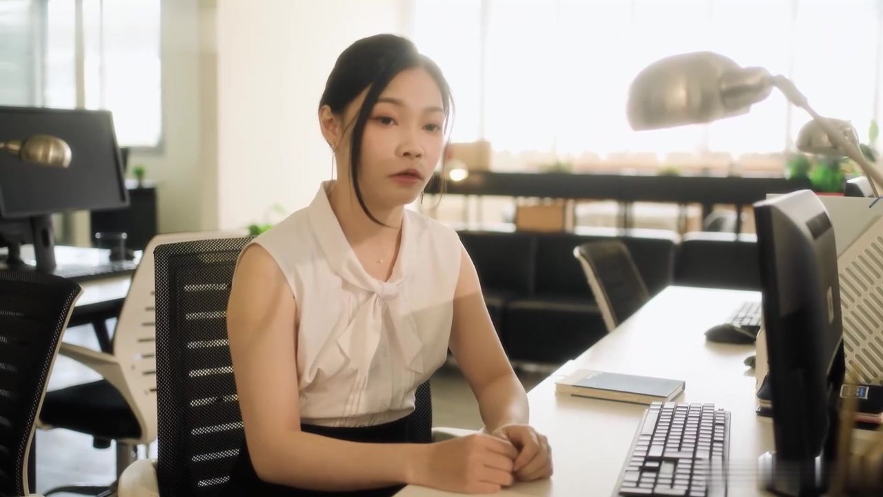 【69堂午夜视频】失德教师为金吞精