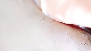 【69堂午夜视频】女神级宝贝露脸带着来大姨妈的姐妹一起大秀直播，真是一腚红，淫声荡语互动撩骚吃奶玩逼道具抽插，呻吟可射