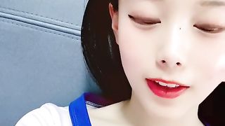 【69堂午夜视频】制服诱惑，高挑白皙妹子，漏奶装 乳头很粉的，大长腿想入非非