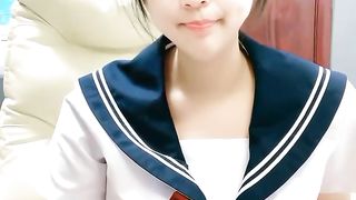 【69堂午夜视频】清纯乖巧邻家妹妹新买的学生制服，穿上给大家看，撩起里面穿着连体内裤，掰开粉穴特写，手指扣入表情很享受