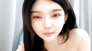 【69堂午夜视频】粉嫩小甜甜糯糯一个人经常直播大秀，全程露脸丝袜情趣装无毛白虎逼，跟狼友撩骚互动洗澡诱惑，揉奶玩逼真骚