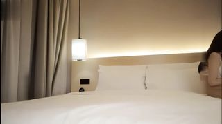 【69堂午夜视频】近距离拍摄口交摸逼特写，上位骑乘抽插猛操呻吟