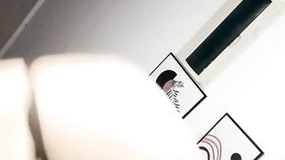 【69堂午夜视频】一个北京妹妹精彩小秀露脸直播，跟狼友互动撩骚揉奶玩逼，跳蛋塞里面自慰抽插，站着喷水了好骚精彩又刺激