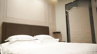 【69堂午夜视频】口活是非常的好，胸小了一些，其余的都很好