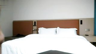 【69堂午夜视频】征服感慢慢激情爆操，有种小马开大车既视感