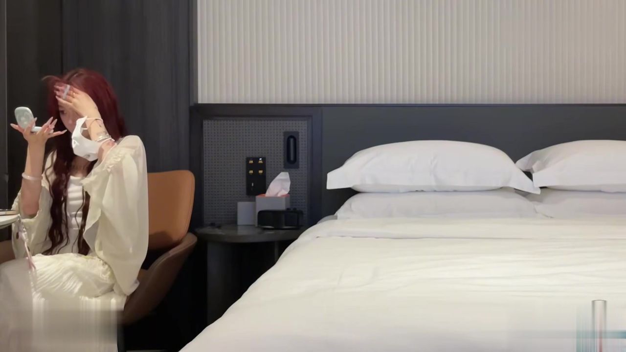 【69堂午夜视频】当天头一单，超近镜头展现被抽插流出白浆直到流到屁股