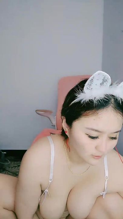 【69堂午夜视频】牛B罕见骚货道具深插骚穴，超多大号道具花样换不停，牛B极了