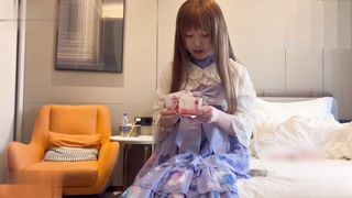 【69堂午夜视频】约了一个洛丽塔的可爱妹妹，娃娃脸，稚气未脱的样子让人忍不住狠狠欺负她