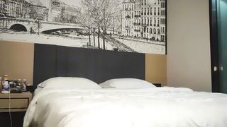 【69堂午夜视频】D奶翘臀黑丝艳，会夹小穴不一般