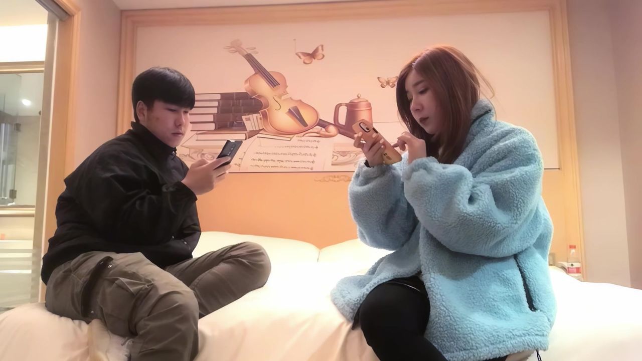 【69堂午夜视频】伽女教练破洞牛仔破洞丝穿了又脱大白痴