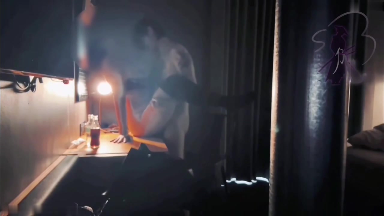 【69堂午夜视频】海外秘书迫不及待回来了 想念肉体与肉棒