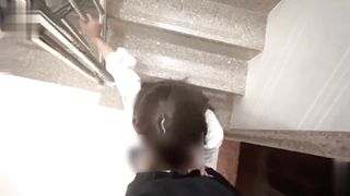 【69堂午夜视频】楼梯口交被撞见最终还是瞒不住被发现了