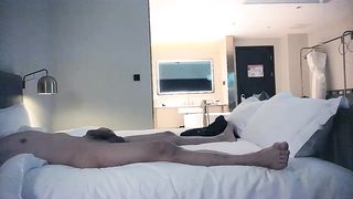 【69堂午夜视频】约170高端妹子一来看动画片看着看着就把他的骚穴填满了