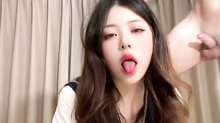 【69堂午夜视频】JK小萝莉肛塞肉棒全部到位，大鸡巴爽操小嫩穴