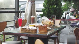 【69堂午夜视频】宋雨川与可爱小辣妹的POV视角激情性爱约会