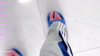 【69堂午夜视频】放假回家当着妈妈面做爱超刺激差点被发现兄妹乱伦