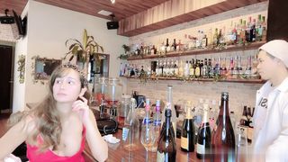 【69堂午夜视频】酒吧红裙网袜妹妹被操出白浆