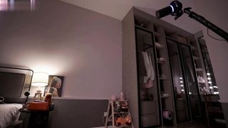 【69堂午夜视频】饥渴女主播接受礼物打赏玩弄骚穴大奶子