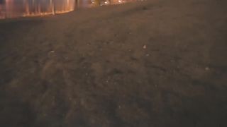 【69堂午夜视频】公园野战激情深夜公园捆绑束缚调教口球塞嘴双手束缚插入内射