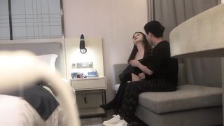 【69堂午夜视频】第一次找外围射的快不服再战还被嘲笑