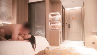 【69堂午夜视频】私房约炮大神五星酒店叫的180cm超级女神兼职外围最萌身高差