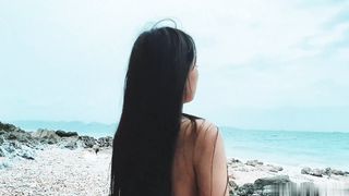 【69堂午夜视频】海岛恋人无人沙滩上忘情抽插