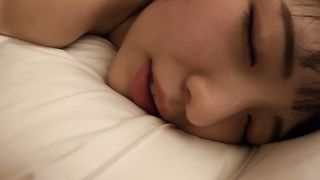 【69堂午夜视频】爆操粉穴精神小妹水润多汁的小穴